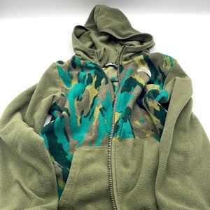Kids The North Face fleece jacket, army green/camo, size 6T